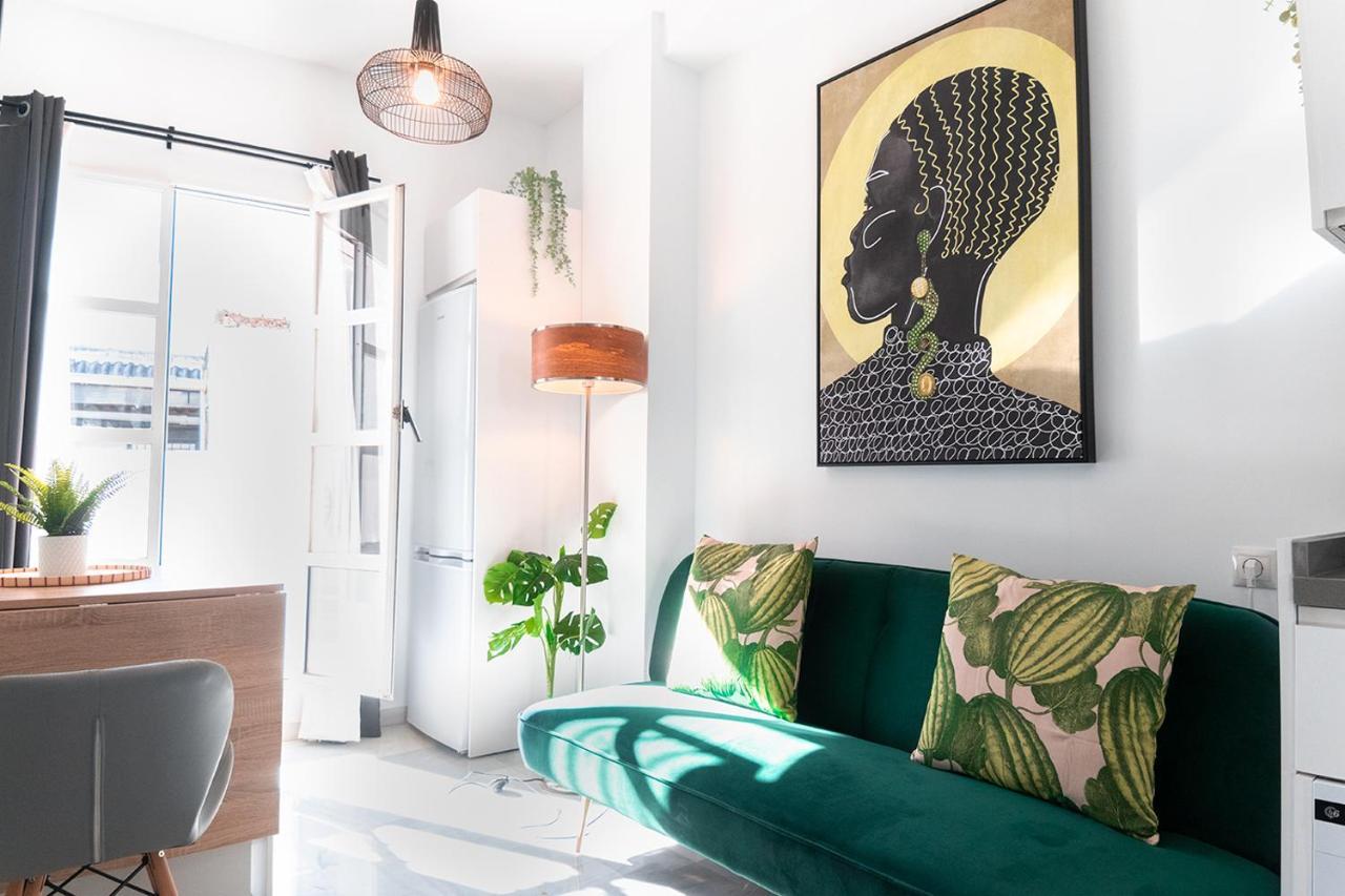 Downtown Apartment With Private Terrace & Jacuzzi Sevilla Kültér fotó