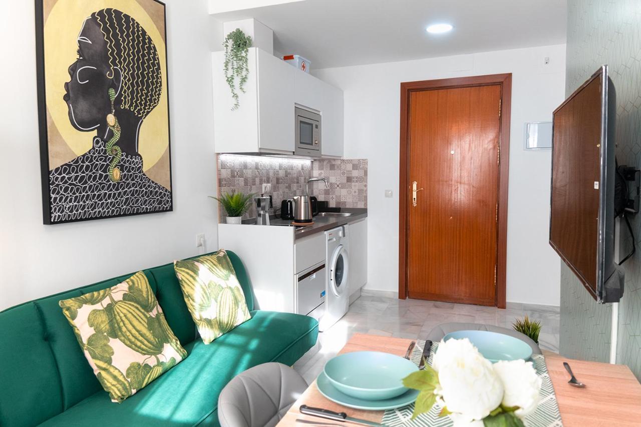 Downtown Apartment With Private Terrace & Jacuzzi Sevilla Kültér fotó